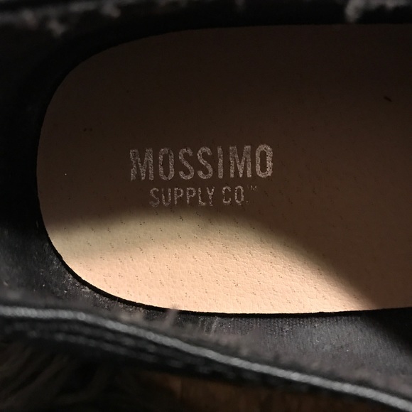 Shoes - Picture 4 of 7